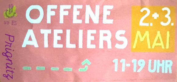 Das neue Faltblatt hat eine neue Optik und enthält wieder die Atelierkarte sowie Erläuterungen zu den einzelnen Künstlerinnen und Künstlern. Foto: Bernd Atzenroth / Landkreis Prignitz